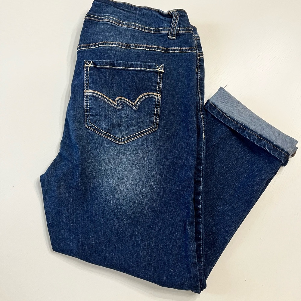 Women's Blue Capri/ Ankle Jeans